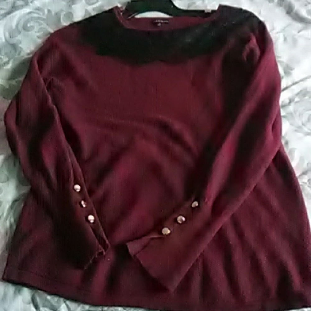 Cute sweater  from Goodys 🍃